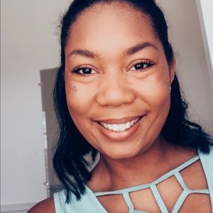 Meet your Posher, Tia